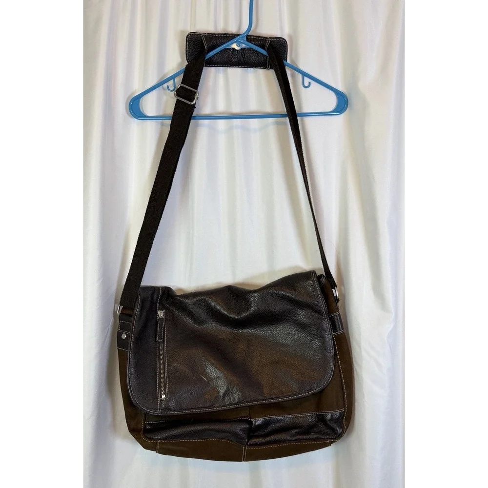 Wilsons Leather Pelle Studio Italian Leather Executive Messenger Bag Briefcase